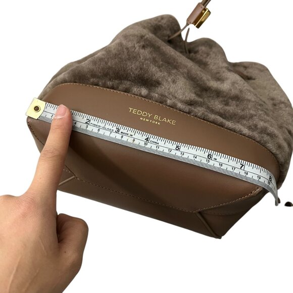 Teddy Blake‎ Eliza Faux Fur Leather Bucket Crossbody Chocolate Brown Neutral - Picture 13 of 15
